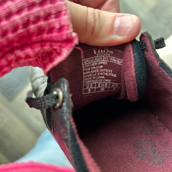 TAOS SPEED LACER WOMENS SHOES 9 black leather suede NICE! - Picture 8 of 8